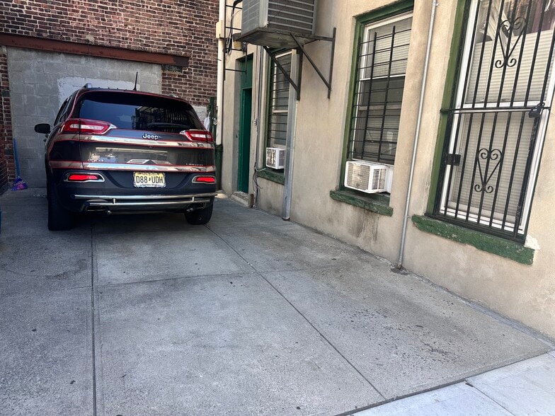 More Photos Of 1701 New York Ave, Union City Apartments For Sale