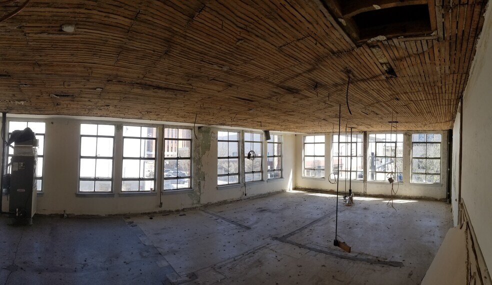 More Photos Of 244-252 Broad St, Kingsport Storefront Retail Office For Sale