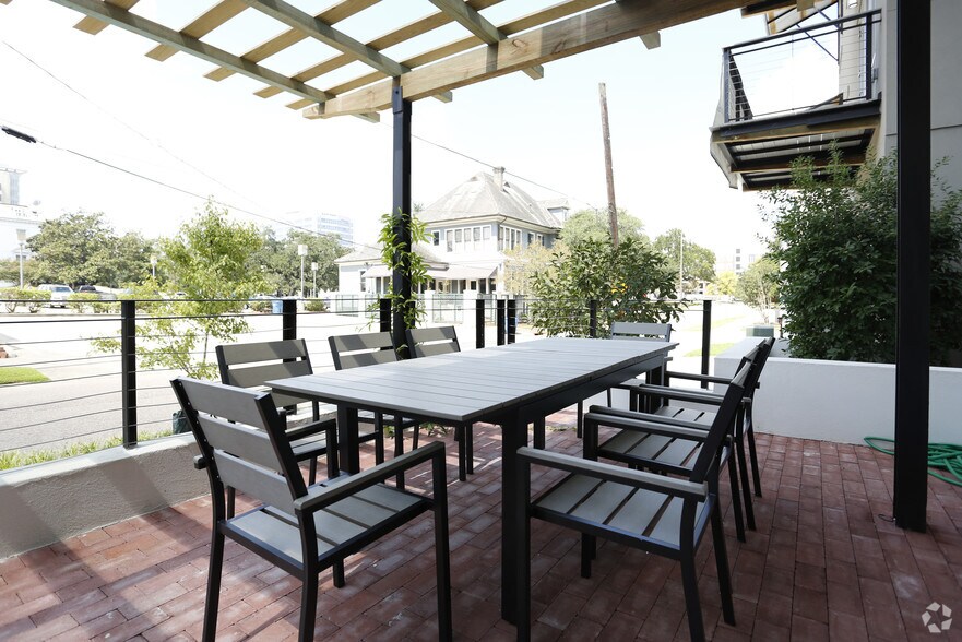 More Photos Of 141 Napoleon St, Baton Rouge Multifamily For Sale