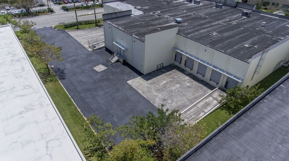 More Photos Of 2701 NW 107th Ave, Miami Refrigeration Cold Storage For Lease