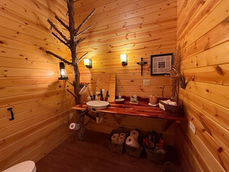 More Photos Of 401 N Busch Ave, Mountain Grove Loft Creative Space For Sale