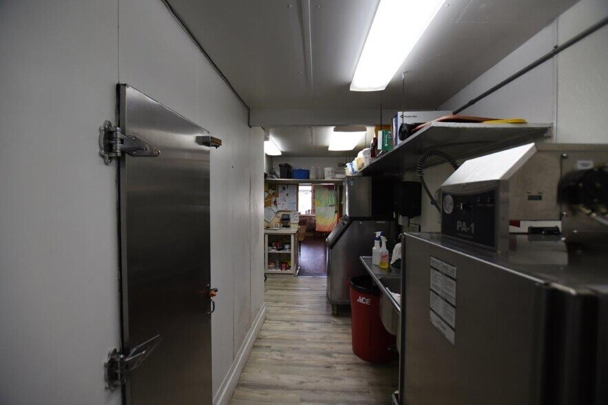 More Photos Of 1111 E Main St, Franklin Restaurant For Sale