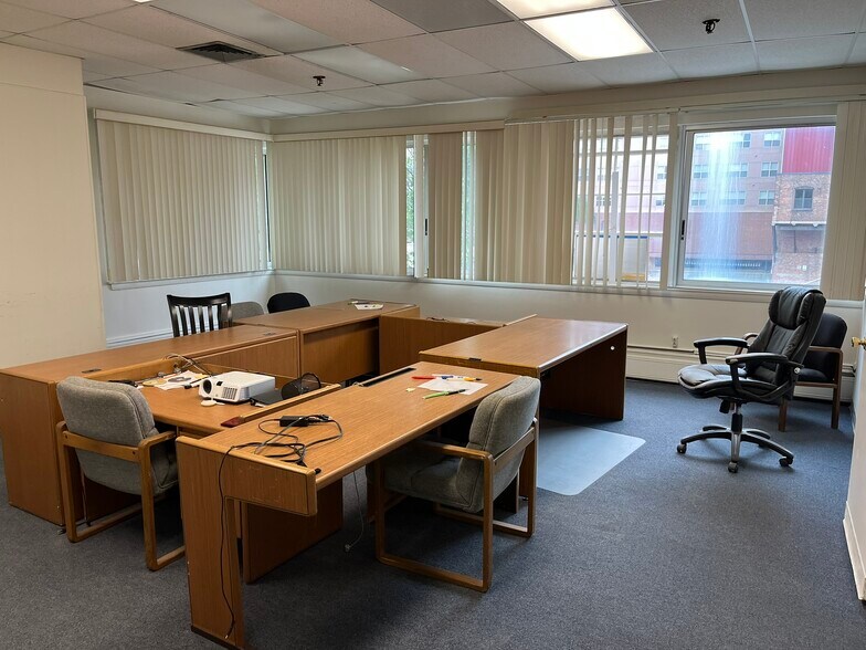 More Photos Of 14 Dartmouth St, Malden Office For Lease