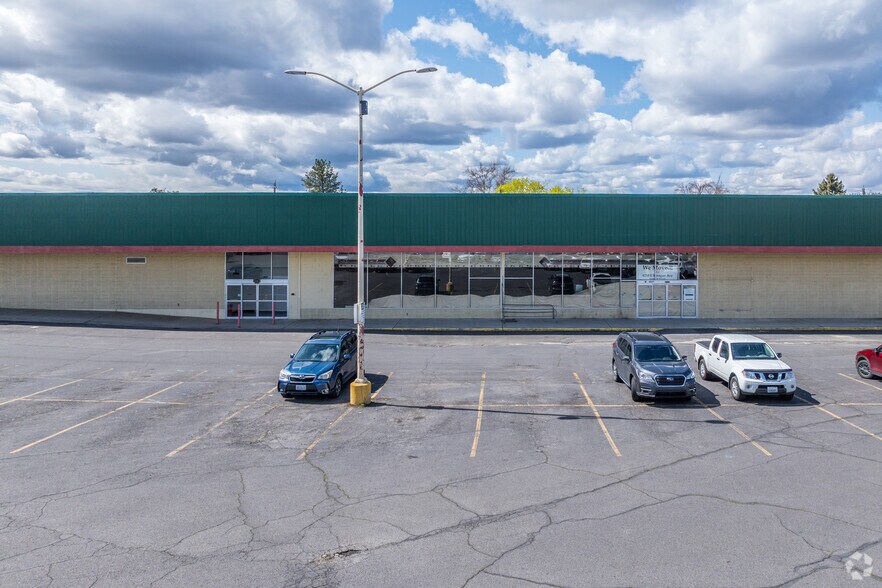 More Photos Of 4429-4507 W Wellesley Ave, Spokane Freestanding For Lease