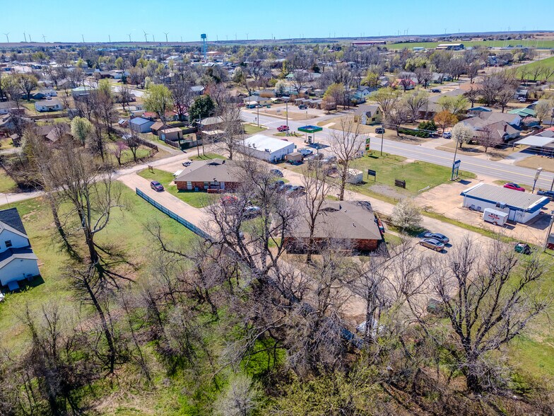 More Photos Of 210 NW North St, Minco Apartments For Sale
