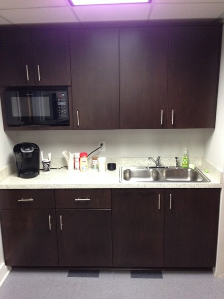 More Photos Of 2020 E Franklin St, Richmond Apartments For Lease