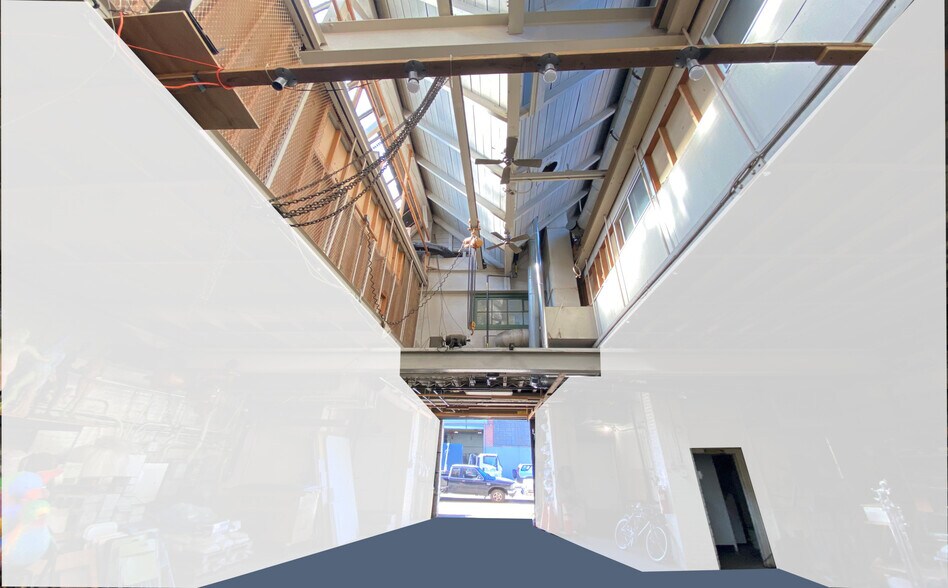 More Photos Of 221 Banker St, Brooklyn Manufacturing For Lease