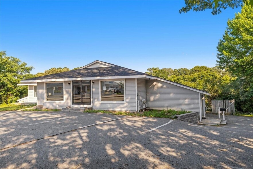 Primary Photo Of 307 Falmouth Rd, Hyannis Office For Sale