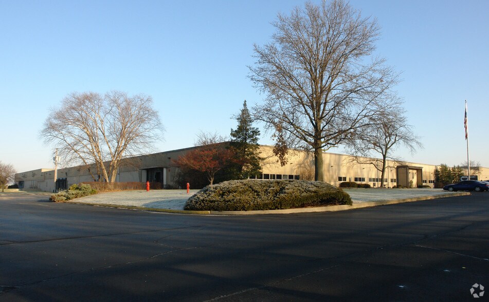 Primary Photo Of 100 Technology Way, Jeffersonville Manufacturing For Lease