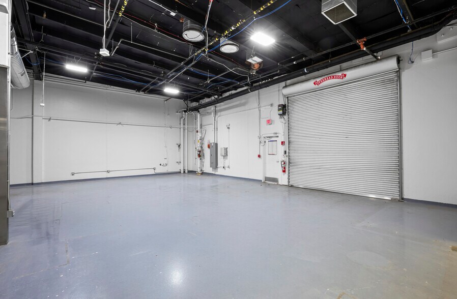 More Photos Of 195 S Milpitas Blvd, Milpitas Research And Development For Lease