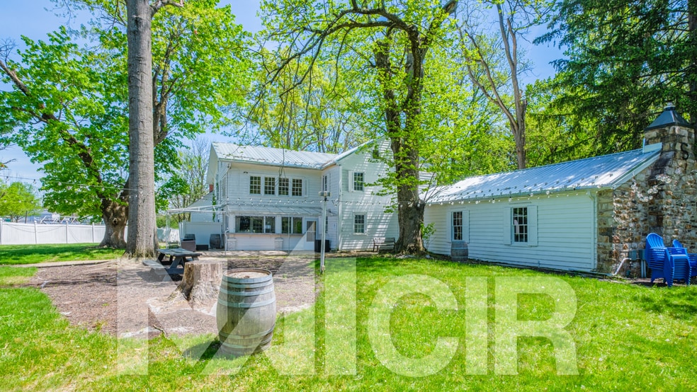 More Photos Of 5790 Devonshire Rd, Harrisburg Specialty For Sale