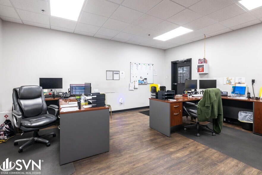 More Photos Of 2425 Palumbo Dr, Lexington Warehouse For Lease