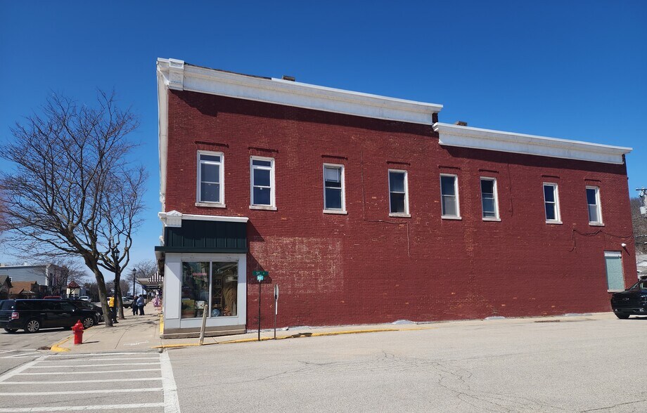 More Photos Of 433 Main St, Frankfort General Retail For Sale