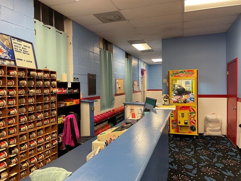 More Photos Of 3649 Willow St, Chincoteague General Retail For Sale