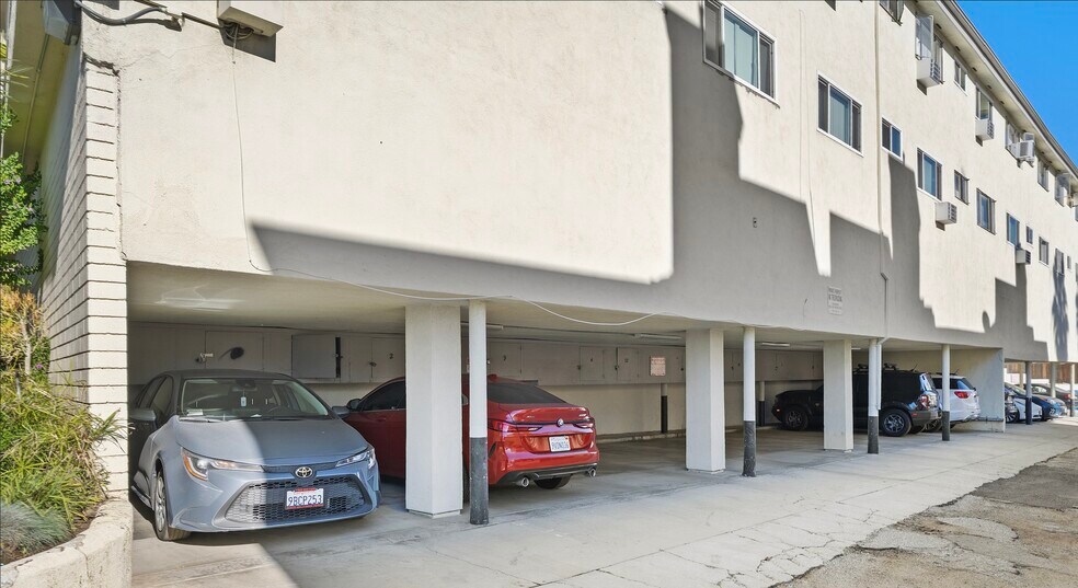 More Photos Of 3410 Club Dr, Los Angeles Apartments For Sale