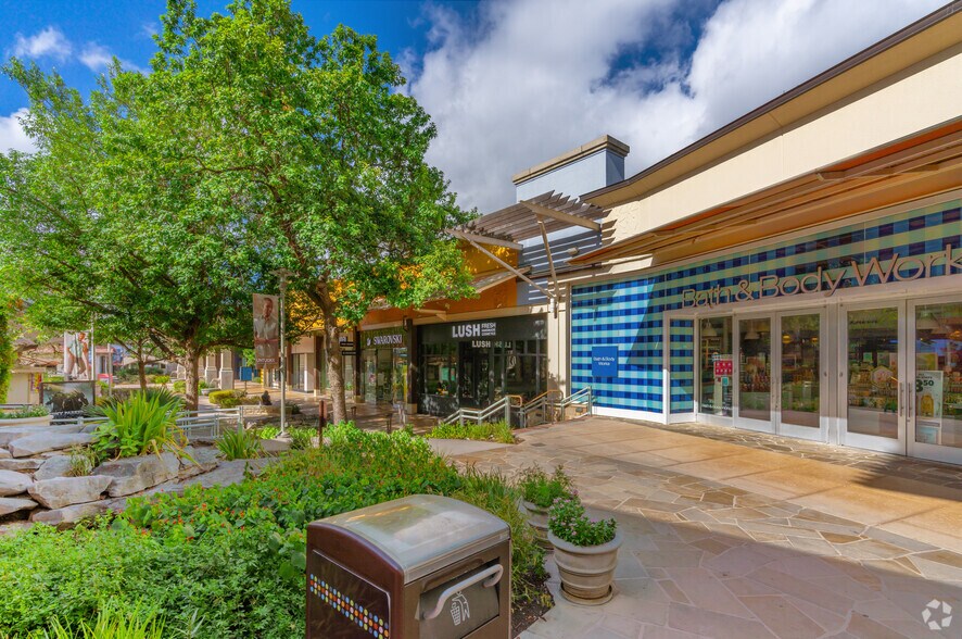 More Photos Of 15900 La Cantera Pky, San Antonio Unknown For Lease