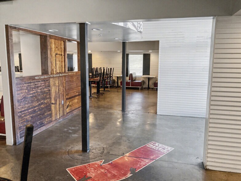 More Photos Of 333 W Albany St, Broken Arrow Restaurant For Sale