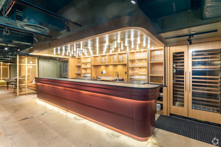 More Photos Of 104 E 25th St, New York Coworking Space