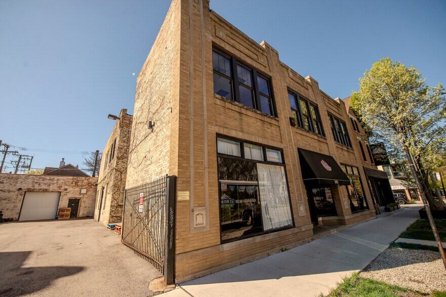 More Photos Of 1419 W Diversey Pky, Chicago Office For Sale