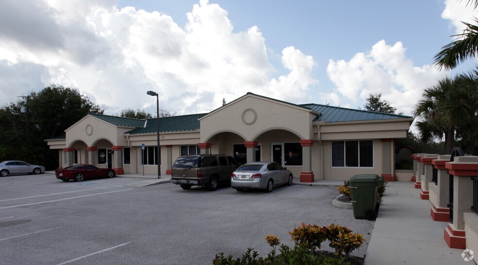 More Photos Of 202 N Rhodes Ave, Sarasota Office For Sale