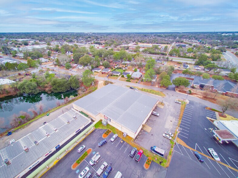 More Photos Of 111 N 12th St, West Columbia General Retail For Sale