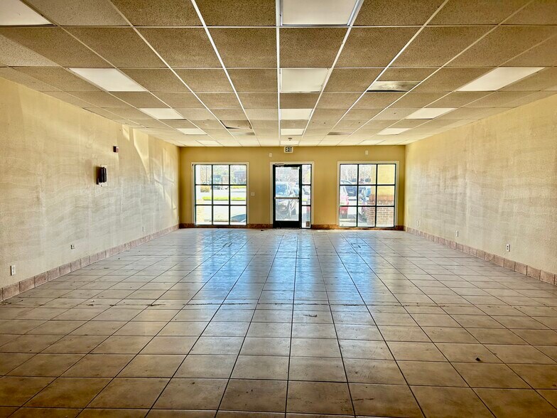More Photos Of 4445-4447 Auburn Blvd, Sacramento Storefront For Lease