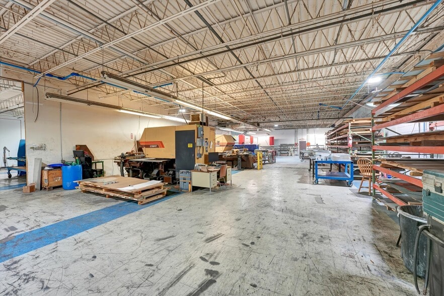 More Photos Of 1904 W Emory Rd, Powell Light Manufacturing For Sale