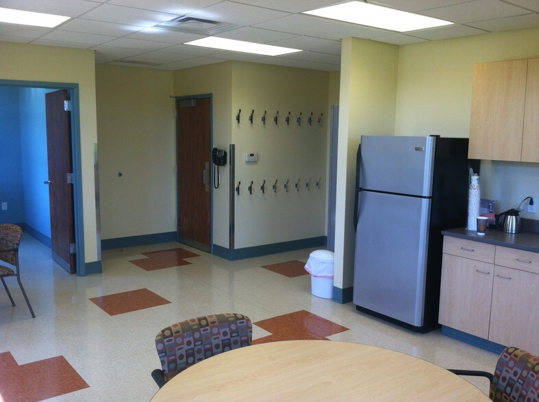 More Photos Of 7206 Gooding Blvd, Delaware Medical For Sale