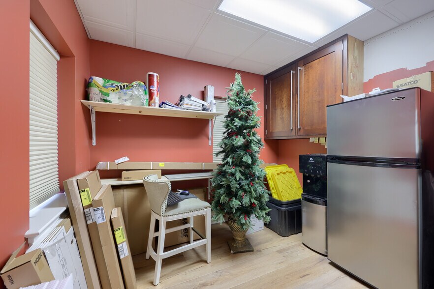 More Photos Of 2603 Lititz Pike, Lancaster General Retail For Sale