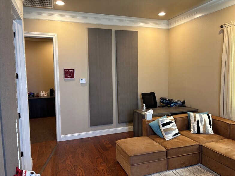 More Photos Of 1067 Fm 306, New Braunfels Medical For Lease