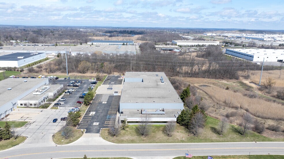 More Photos Of 4200 N Atlantic Blvd, Auburn Hills Manufacturing For Lease
