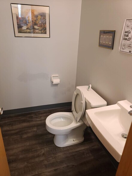 More Photos Of 35337 Warren Rd, Westland Medical For Sale