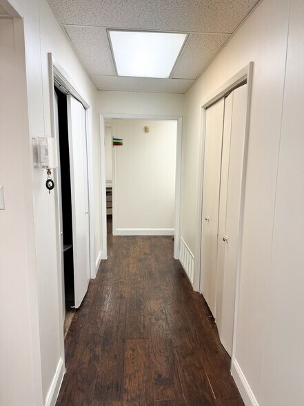 More Photos Of 3630 Almazan Dr, Dallas Medical For Lease