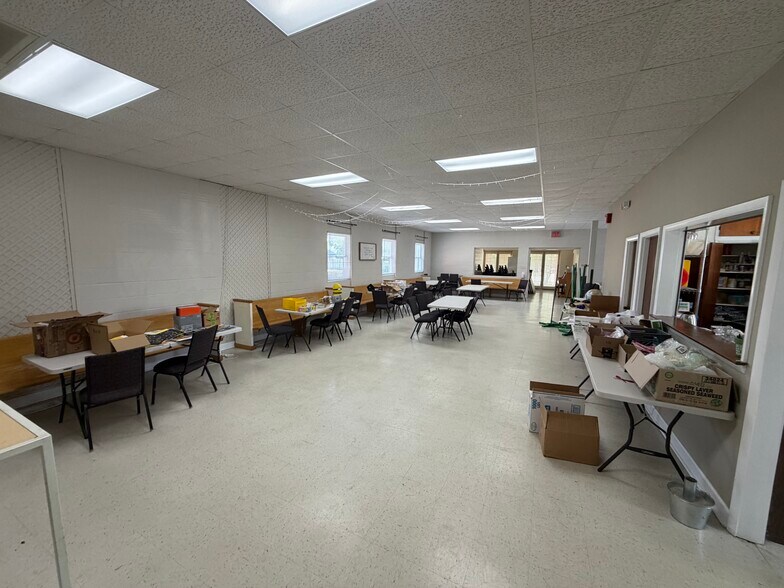 More Photos Of 3901 Raeford Rd, Fayetteville Religious Facility For Lease
