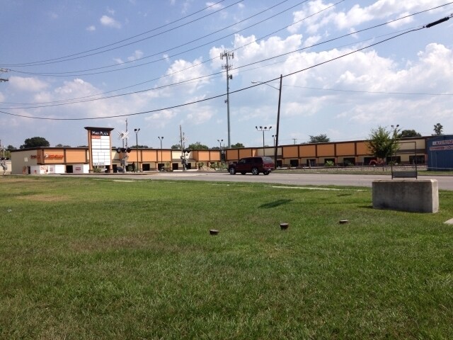 More Photos Of 2949 College St, Beaumont Freestanding For Lease