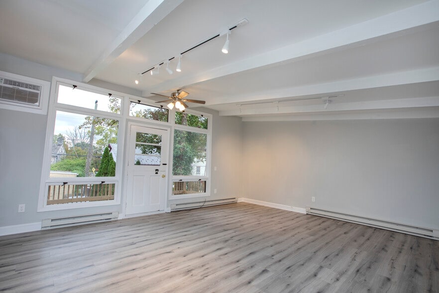 More Photos Of 83-85 S Main St, New Hope Storefront Retail Residential For Sale