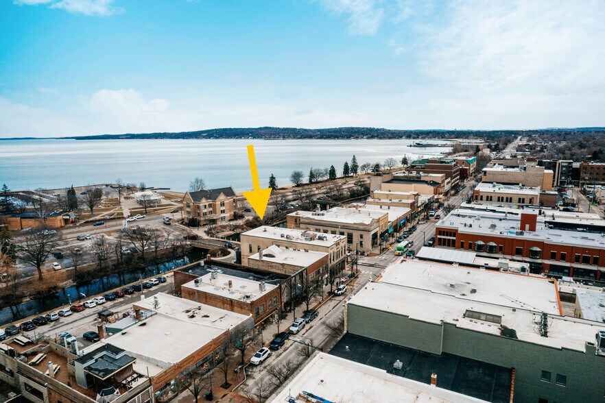 More Photos Of 161 E Front St, Traverse City Storefront Retail Residential For Lease