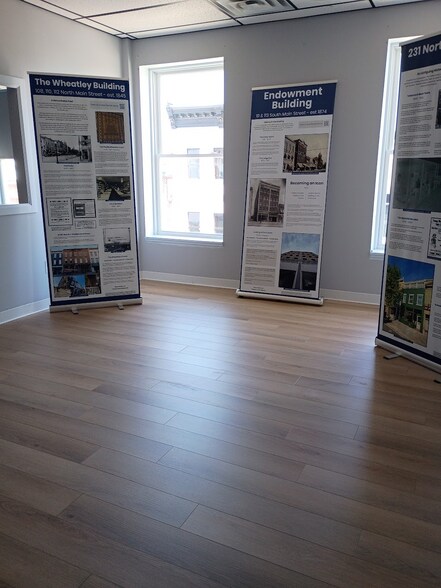 More Photos Of 40 Monument Sq, Urbana Storefront Retail Office For Lease