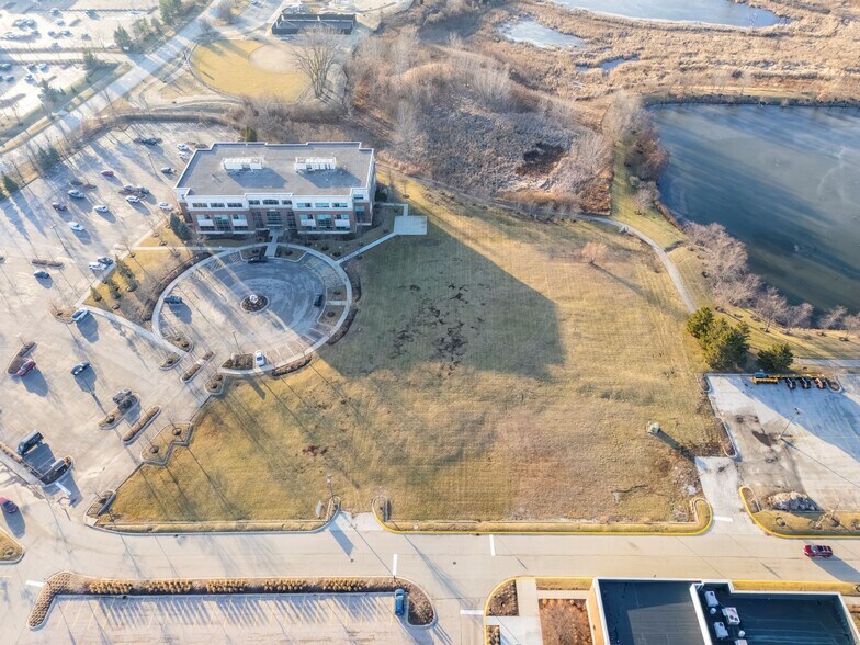 More Photos Of 21660 W Field Pky, Deer Park Office For Sale