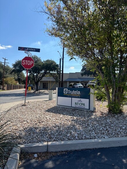 More Photos Of 8200 Windway Dr, Windcrest Medical For Lease