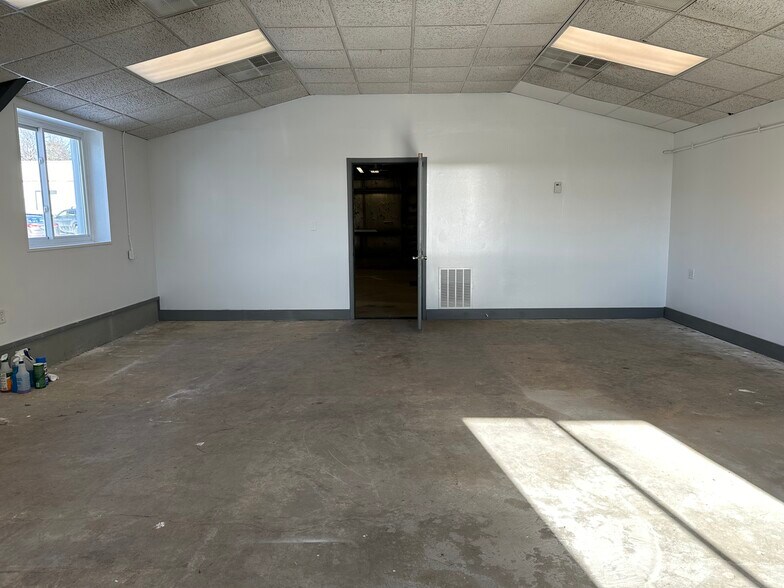 More Photos Of 317 Harrison Ave, Endicott Freestanding For Lease