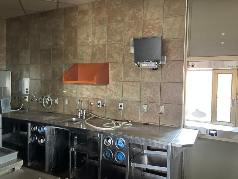 More Photos Of 772 W Bay St, East Tawas Restaurant For Sale