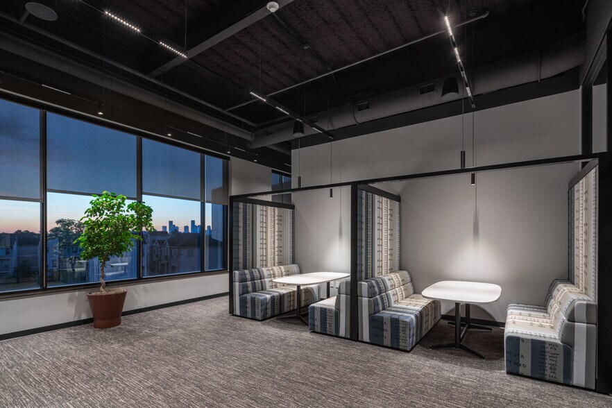 More Photos Of 190 TC Jester Blvd, Houston Office For Sale
