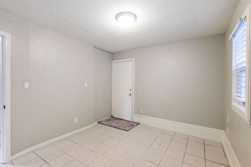 More Photos Of 517 13th St, Sacramento Multifamily For Sale