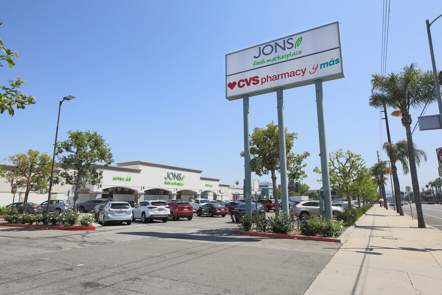 More Photos Of 7060-7076 Sepulveda Blvd, Van Nuys Unknown For Lease
