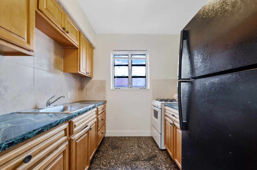 More Photos Of 931 SW 3rd St, Miami Apartments For Sale