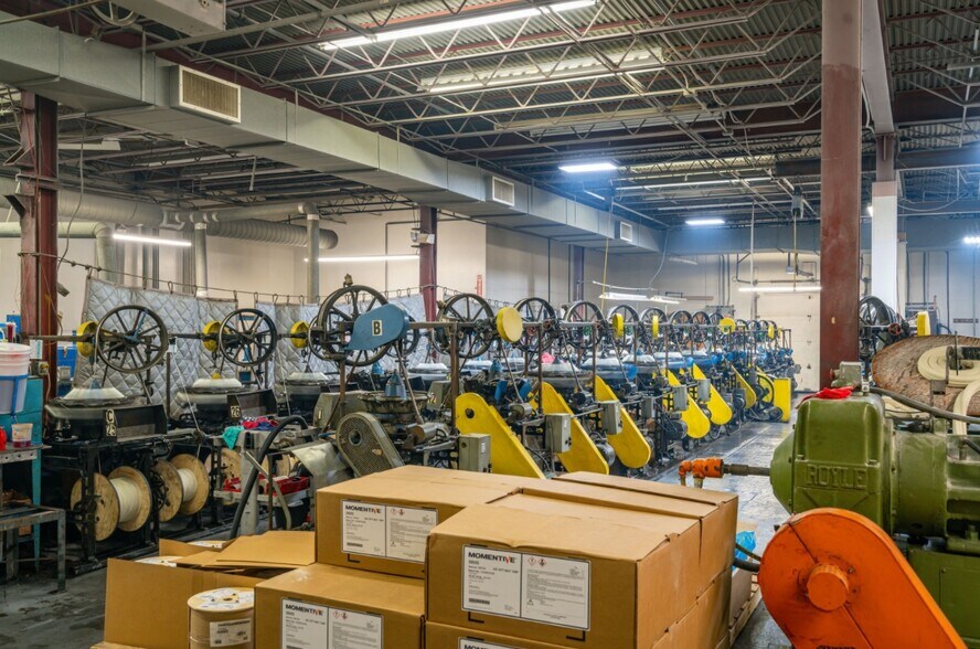 More Photos Of 621 Dana St NE, Warren Manufacturing For Lease