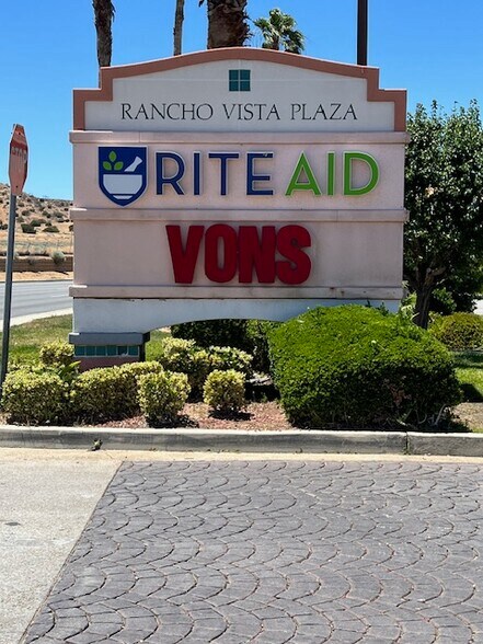 More Photos Of 3027 Rancho Vista Blvd, Palmdale Unknown For Lease