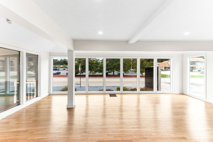 More Photos Of 280 Washington St, North Easton Flex For Sale