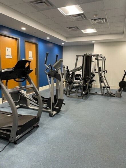 More Photos Of 134 Turnpike Rd, Southborough Medical For Lease